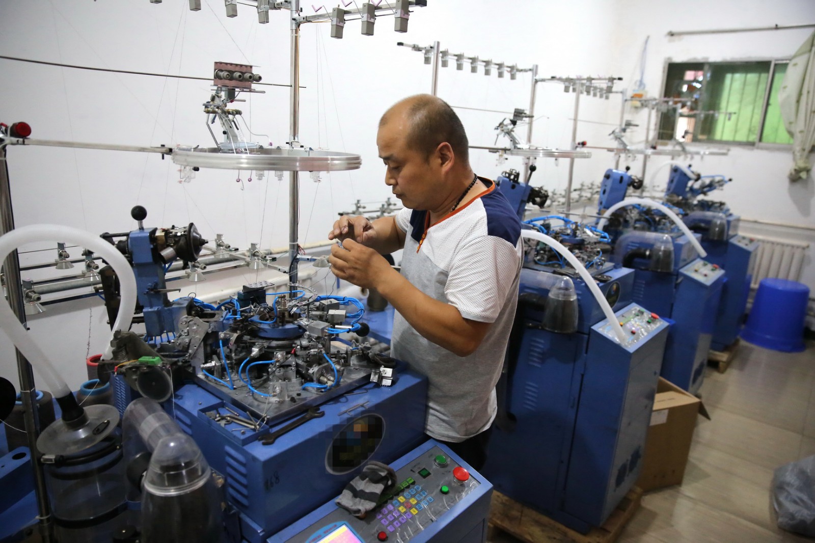 投资近7万元织袜子创业 “烂机器”不争气，折射机械设备租赁的陷阱与警示